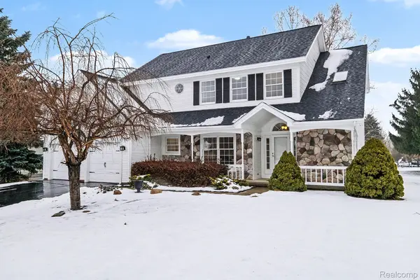 4116 Split Rail LN, Fenton, MI 48430