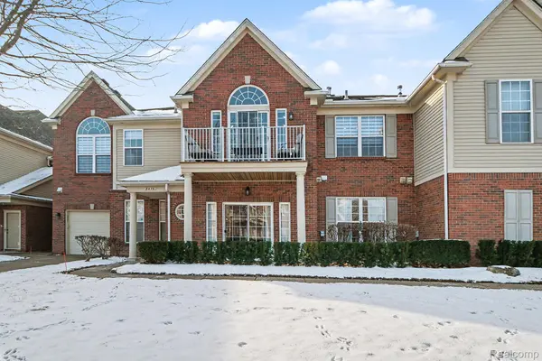 8469 Heywood CIR, Sterling Heights, MI 48312