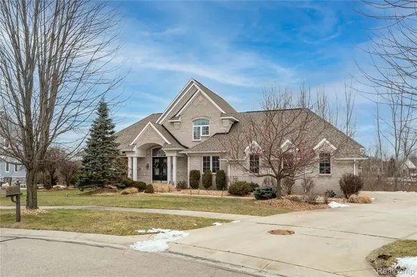 14250 Wright DR,  Fenton Charter Township,  MI 48451