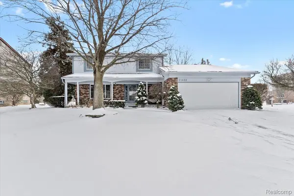21453 Parklane ST, Farmington Hills, MI 48335