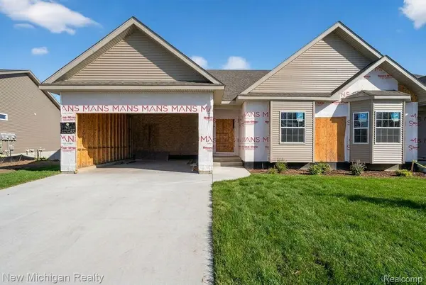 13187 Harbor Landings DR #101, Fenton Charter Township, MI 48430
