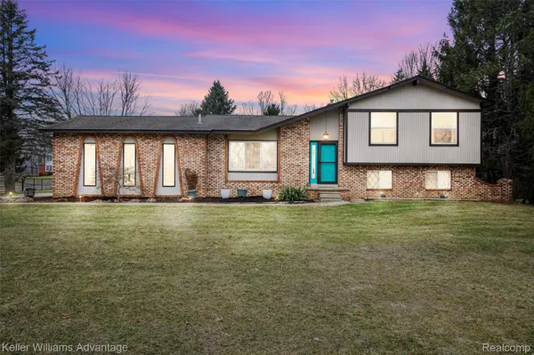 4101 Lake Knolls DR, Brandon Charter Township, MI 48371