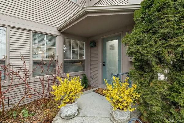 1065 N Old Woodward AVE,  Birmingham,  MI 48009