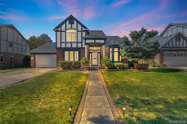 441 Parkview Drive DR, Detroit, MI 48214