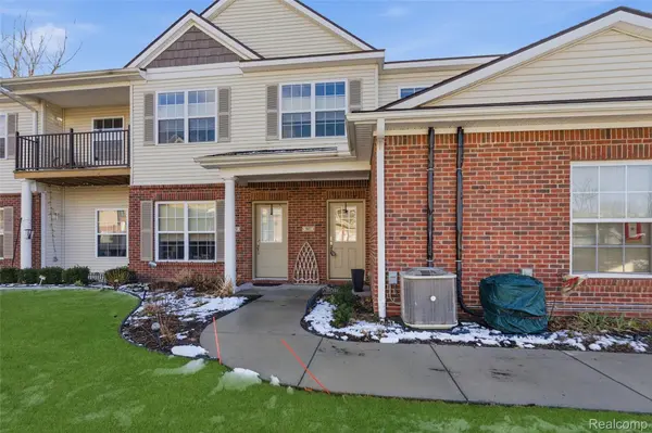 907 Watercress LN, Fenton, MI 48430