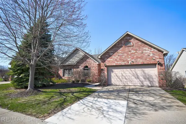 13024 Harbor Landings DR #3, Fenton Charter Township, MI 48430