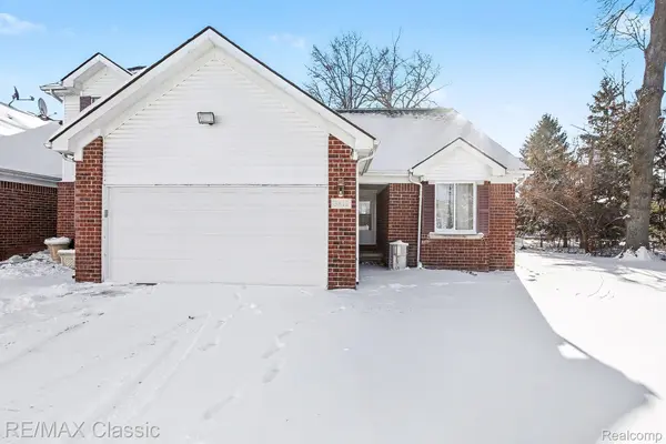 3812 Lesia DR #14, Warren, MI 48091