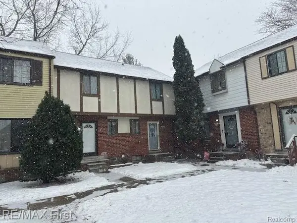 8524 HICKORY DR, Sterling Heights, MI 48312