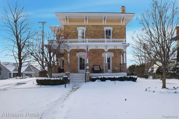 325 Lake ST, Howell, MI 48843