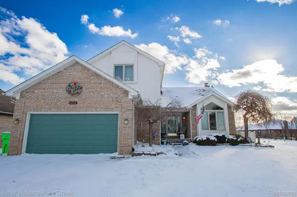 16448 Trailway DR, Macomb Township, MI 48042