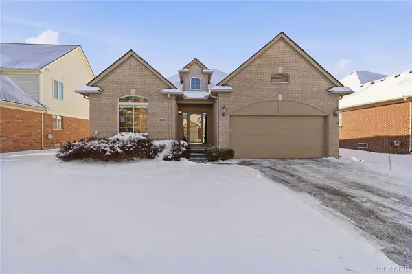 13516 Trotters LN, Sterling Heights, MI 48313