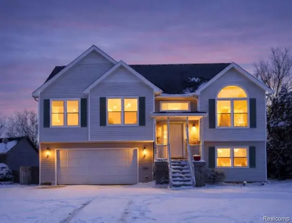 2852 Creekside CT, Waterford Charter Township, MI 48329