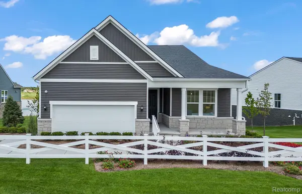 3388 Beech Bark CT, Milford Charter Township, MI 48381