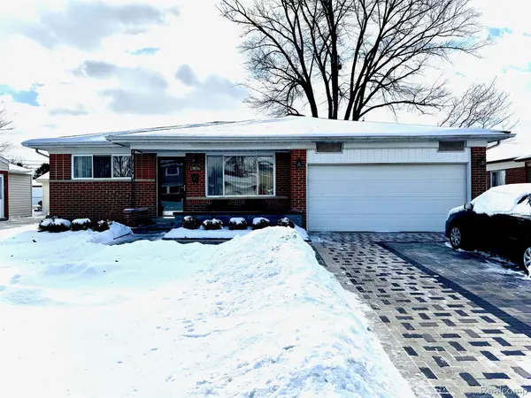 13036 Whitfield DR, Sterling Heights, MI 48312