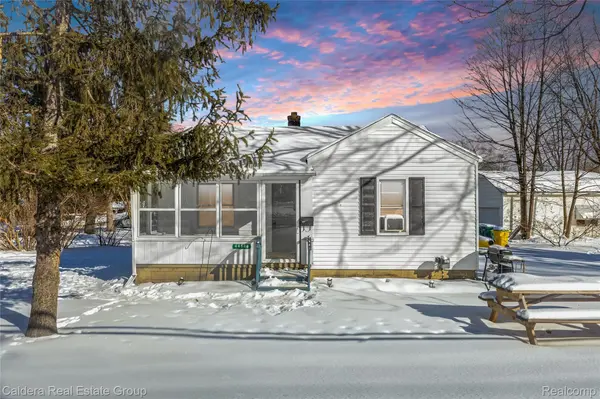 44686 Davis DR, Utica, MI 48317