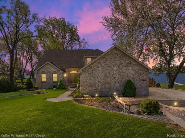 10045 Highland RD, White Lake Charter Township, MI 48386