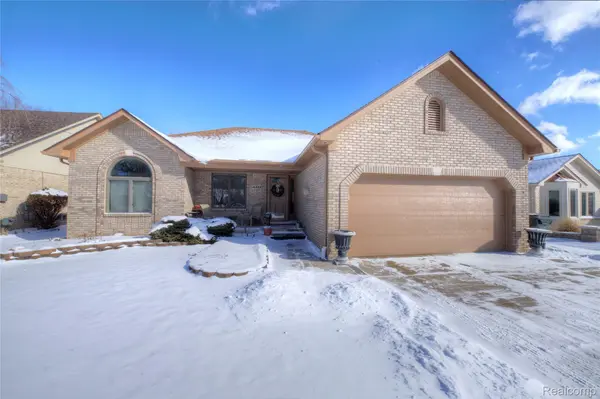 46822 Springhill DR, Shelby Charter Township, MI 48317
