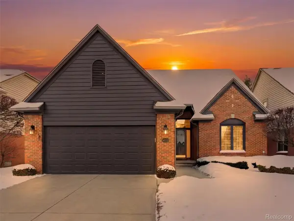 43579 Inglenook CT #38, Sterling Heights, MI 48314