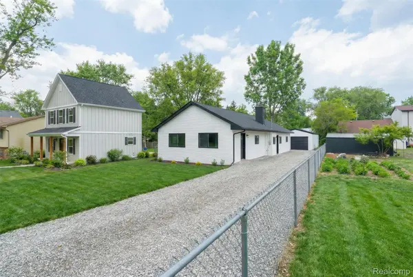 2694 Vendome AVE, Rochester Hills, MI 48309
