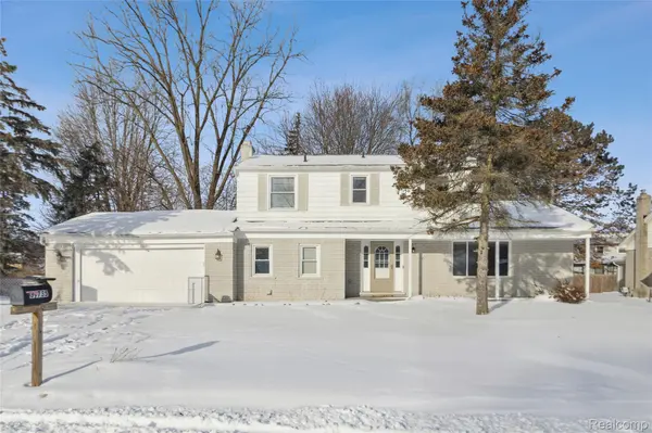 39735 Bonnie CT, Clinton Charter Township, MI 48038