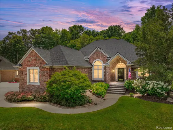 55975 Sequoia CT, Shelby Charter Township, MI 48316