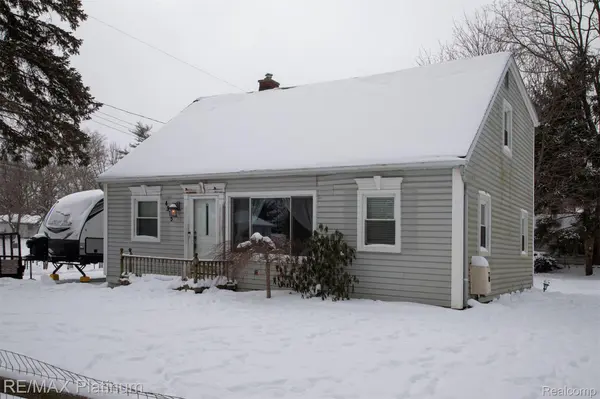 4975 Comstock ST, Commerce Charter Township, MI 48382