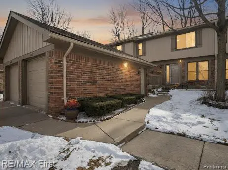 845 Langdon CT, Rochester Hills, MI 48307