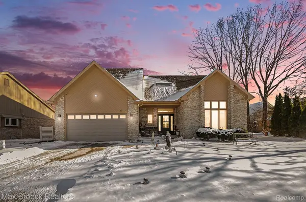 31281 Country Ridge CIR,  Farmington Hills,  MI 48331
