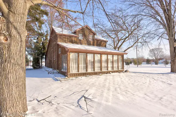 6180 Shattuck RD, Saginaw Charter Township, MI 48603