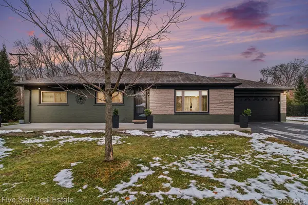 1756 Pedersen RD, Commerce Charter Township, MI 48390