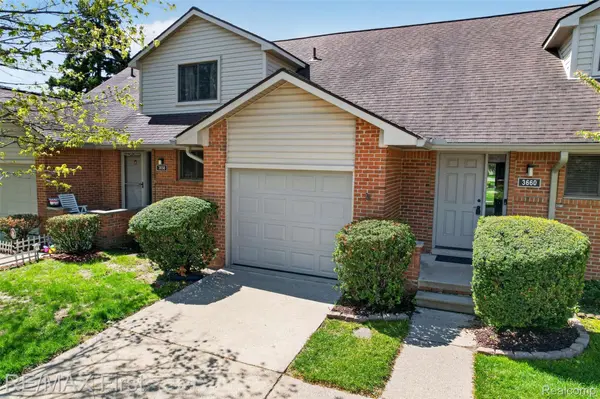 3660 Old Creek Road RD #36, Troy, MI 48084