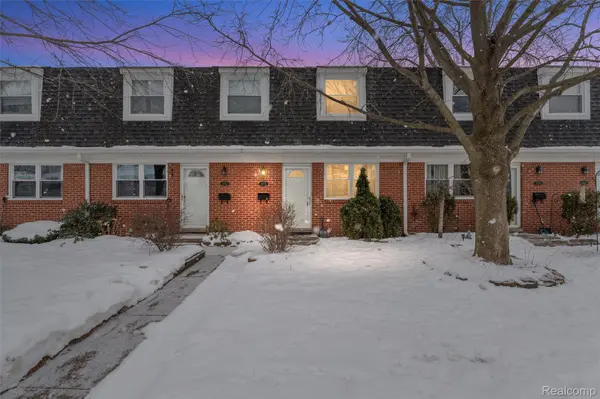 45704 Kensington St, Utica, MI 48317
