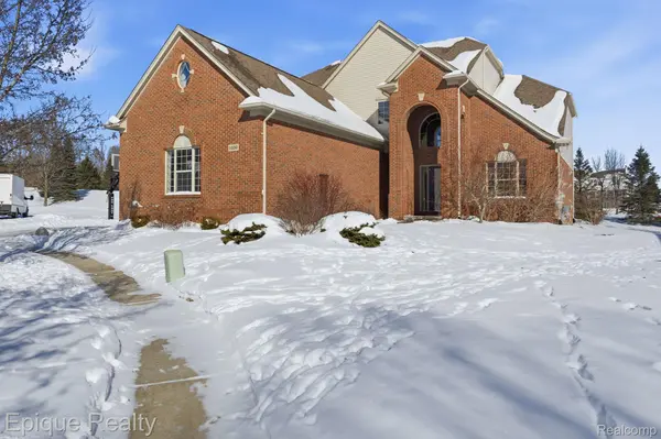 1030 Woodside CT, Oxford Charter Township, MI 48371