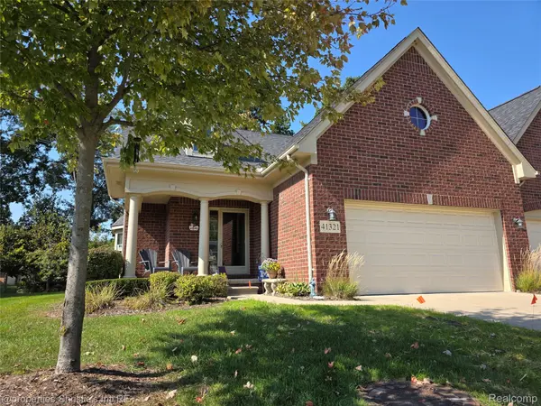 41321 Chestnut DR, Clinton Charter Township, MI 48038