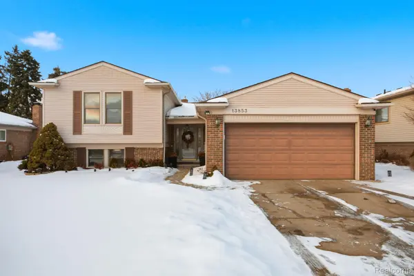 13853 Deepwood CT, Sterling Heights, MI 48312