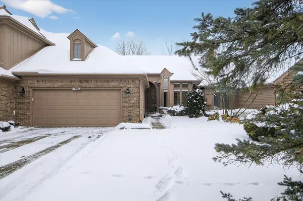 13660 Eaton DR, Plymouth Charter Township, MI 48170
