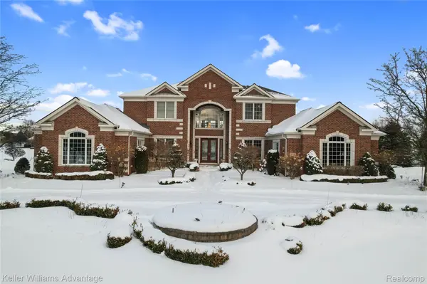 3860 S Shoreline DR, Milford Charter Township, MI 48381