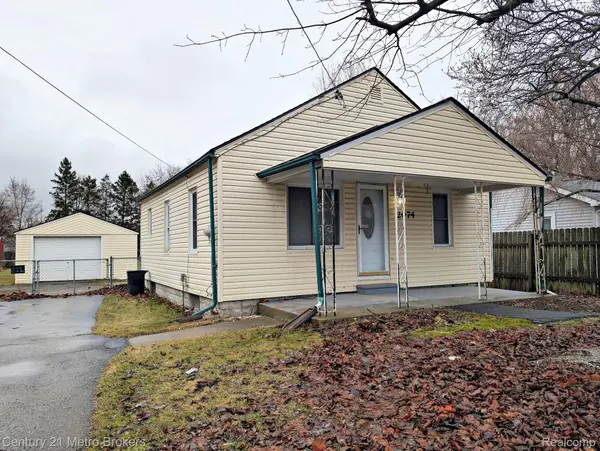 2074 N Center RD, Burton, MI 48509
