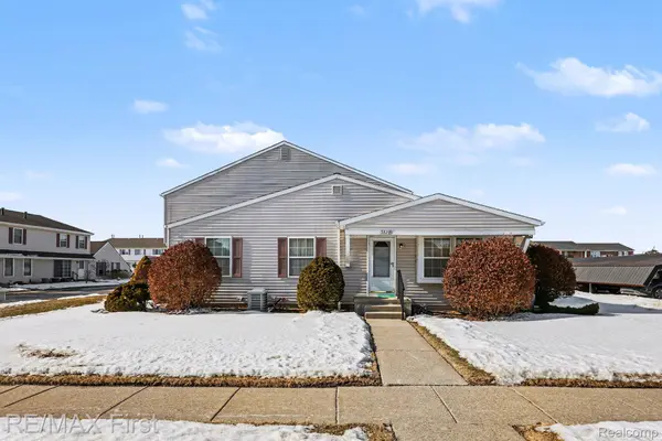 28299 Raleigh Crescent DR, Chesterfield Township, MI 48051