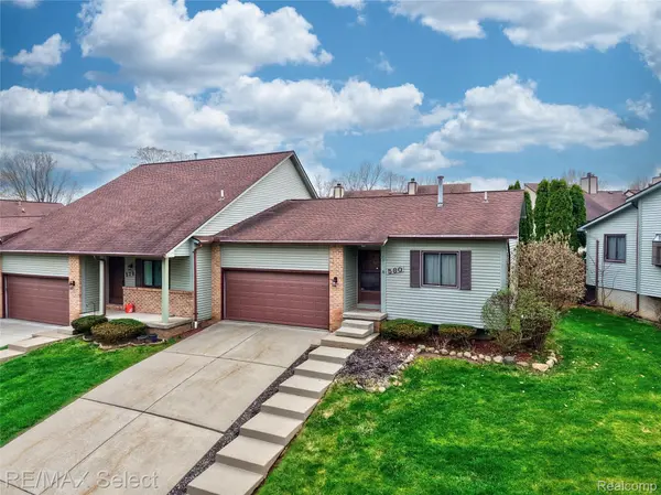 580 Oakbrook CIR,  Flushing,  MI 48433