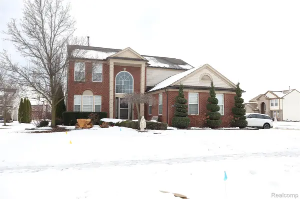 17752 Country Club DR, Macomb Township, MI 48042