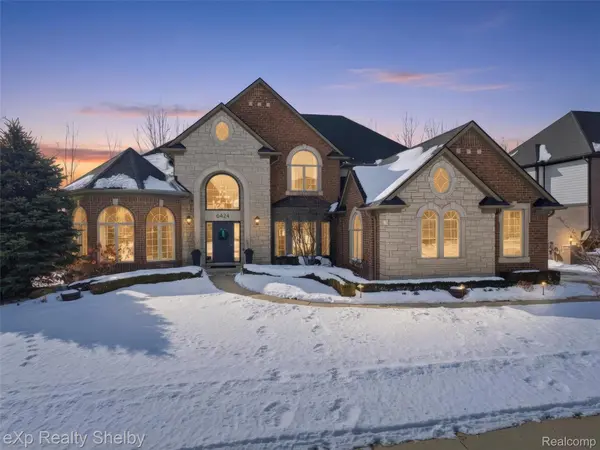 6424 Shadydale DR, Shelby Charter Township, MI 48316