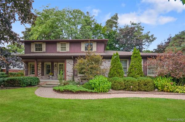 53645 Lambeth CT, Shelby Charter Township, MI 48316