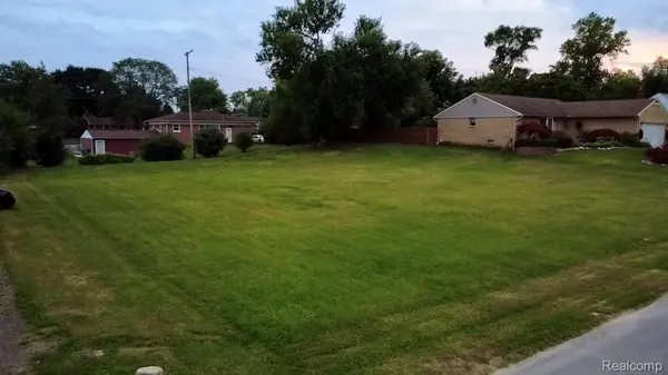 31525 Windsor ST, Garden City, MI 48135