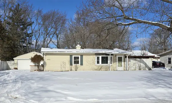 6302 Springdale BLVD, Grand Blanc Charter Township, MI 48439