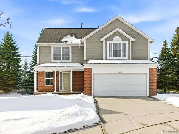 38311 Brook DR, Sterling Heights, MI 48312