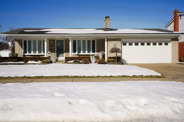 11191 Canterbury DR, Warren, MI 48093