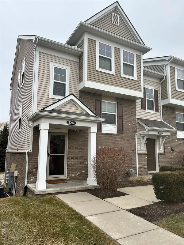 3204 Johanna Ware W #13, Wixom, MI 48393