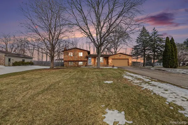 9184 Chesterfield DR, Swartz Creek, MI 48473