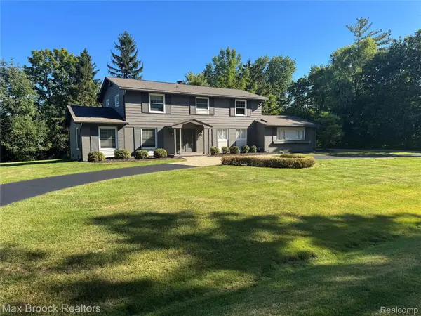 3200 Hartslock Woods DR, West Bloomfield Charter Township, MI 48322
